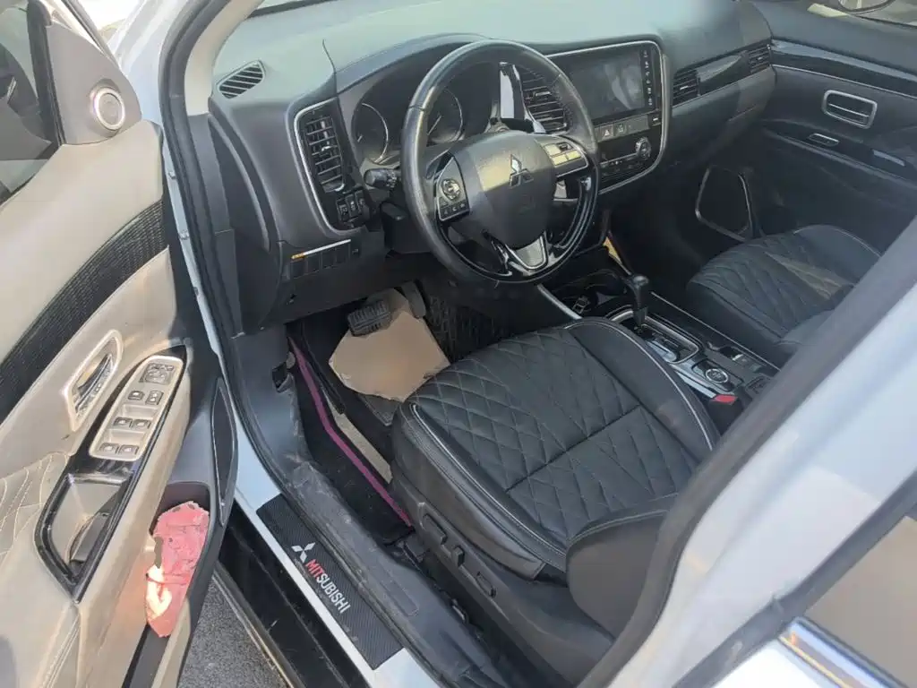 Mitsubishi Outlander 2023 2021 2.4L 4WD Yaodong Edition 5-seater
