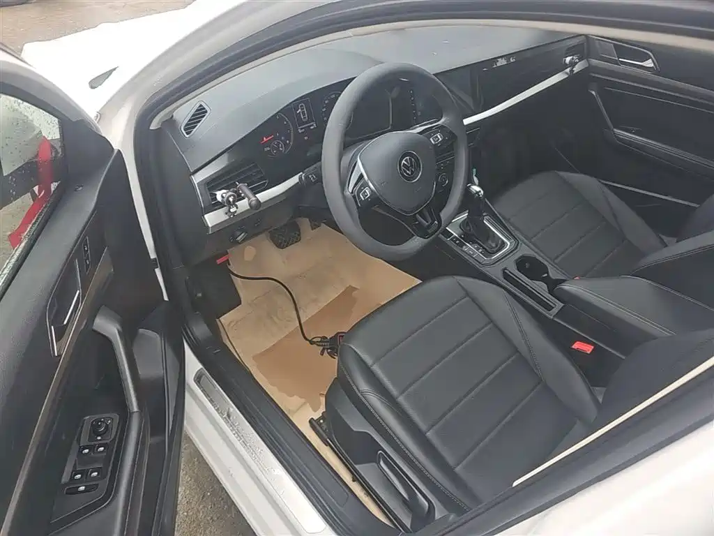 Volkswagen Lavida 2021 1.5L Auto Comfort Edition фото 16
