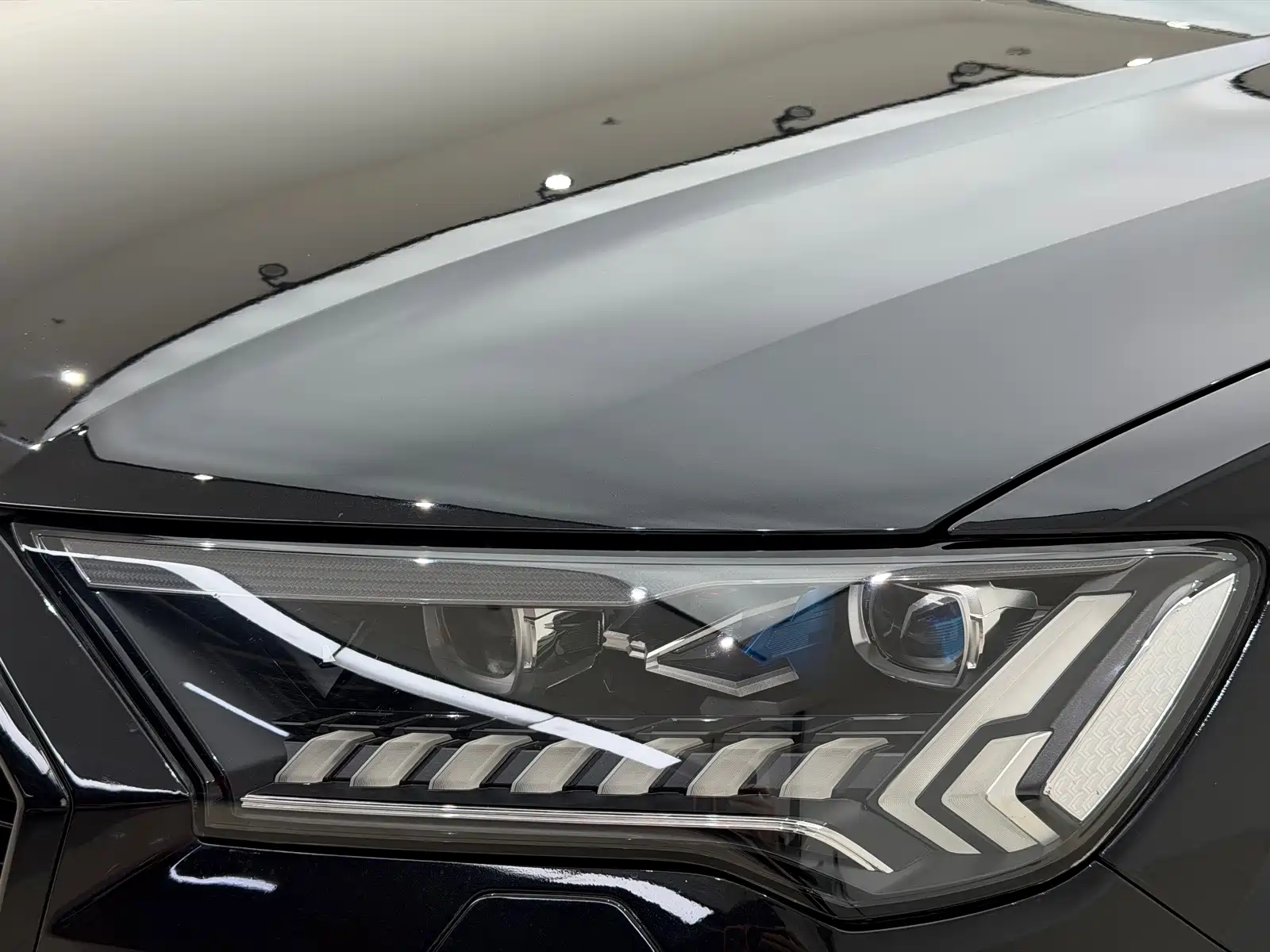 Photo 4 - Audi Q7