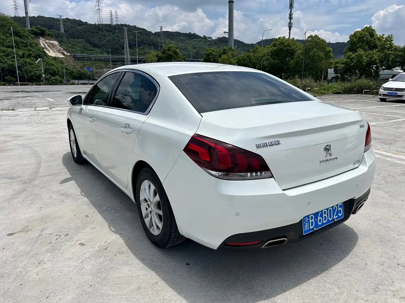 Peugeot 508 2015 1.6THP Auto Comfort Edition фото 5