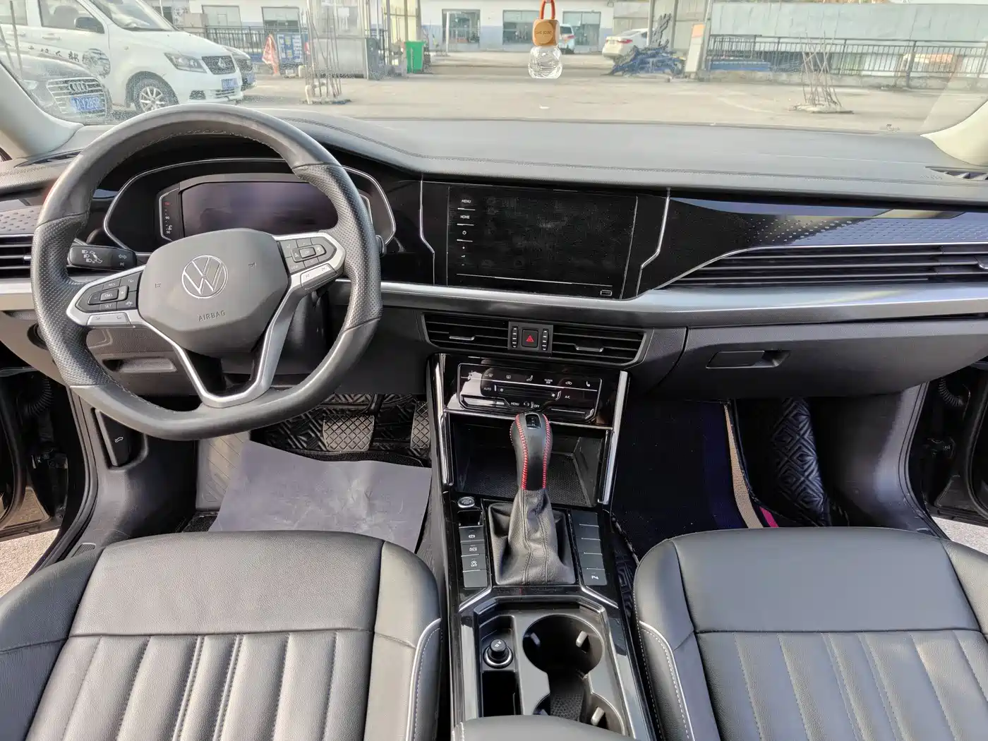 Volkswagen Passat 2022 330TSI Starlight Elite Edition фото 11