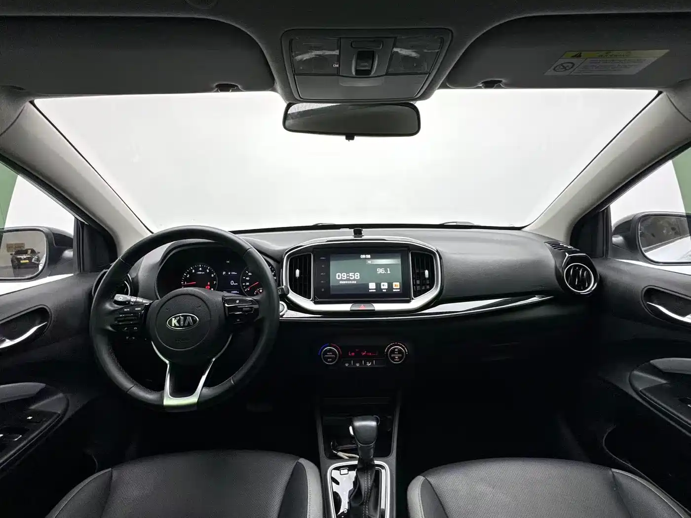 Kia KX1 2021 1.4L Automatic Fun Sport Edition фото 4