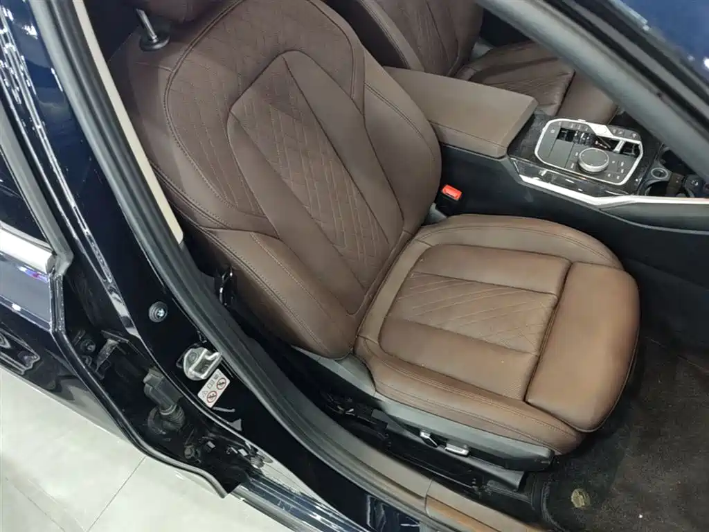 BMW 3 Series 2024 325Li M Sport Package фото 25