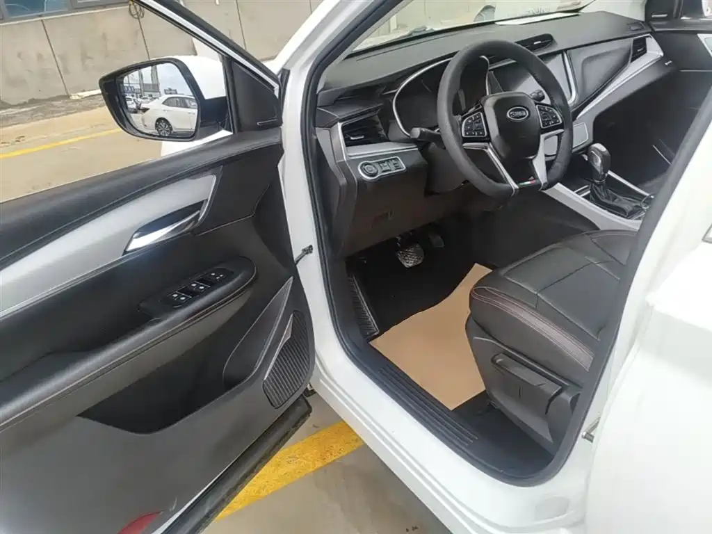 SWM Motor SWM G01 2018 2018 1.5T Automatic Smart UP