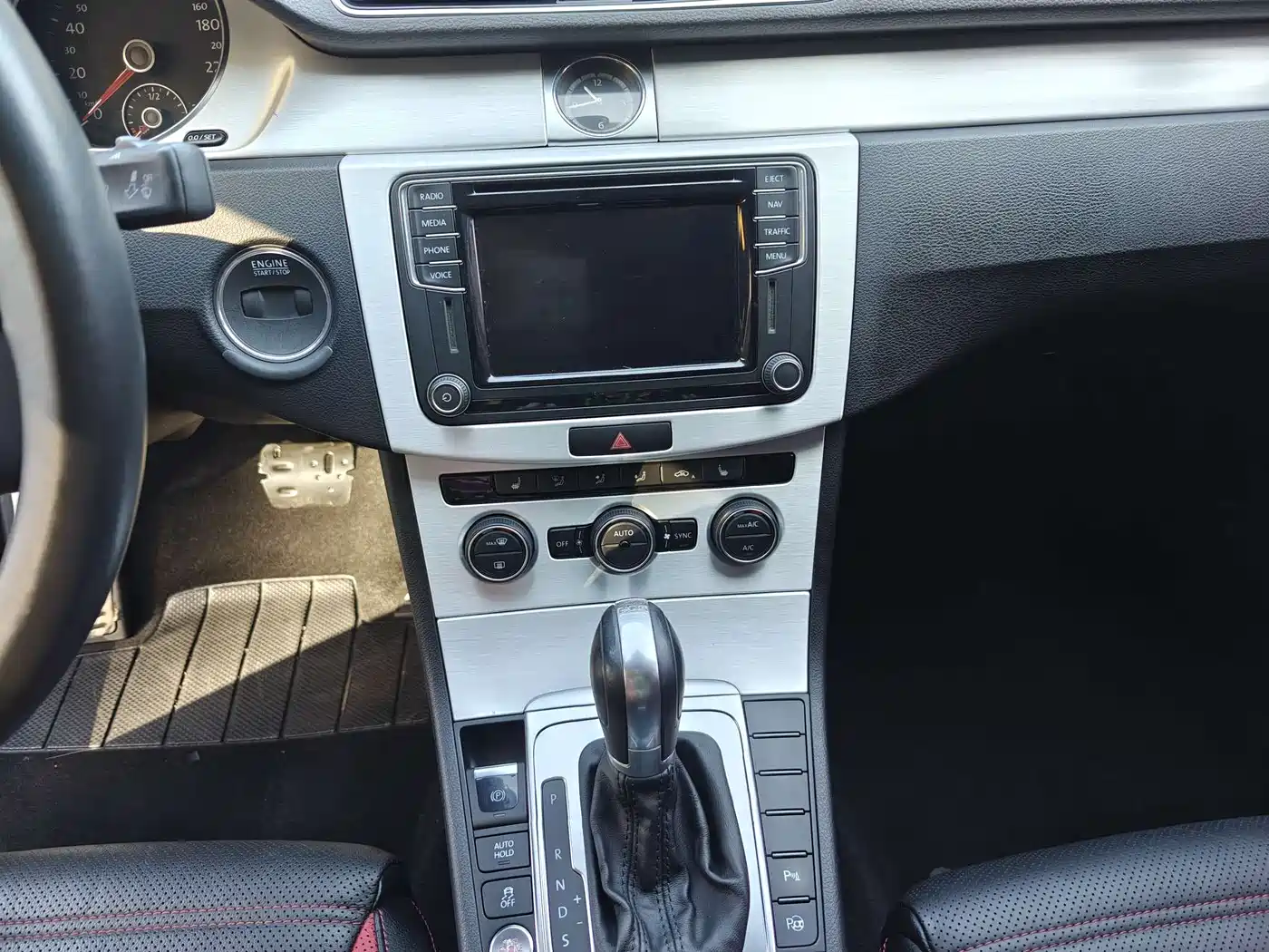 Volkswagen FAW-Volkswagen CC 2016 Model 1.8TSI Luxury фото 10