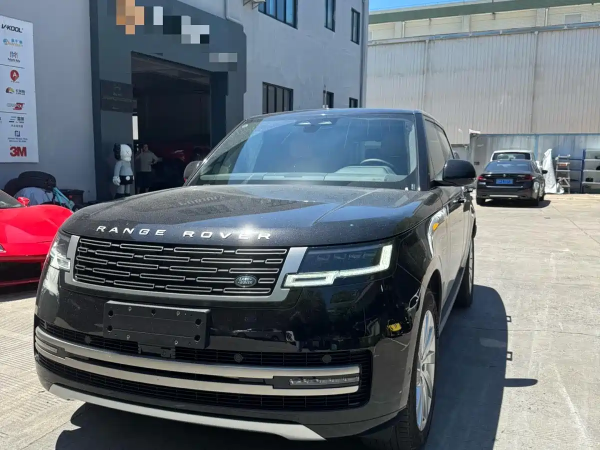 Land Rover Range Rover 2025 3.0 L6 360PS Golden Age Edition