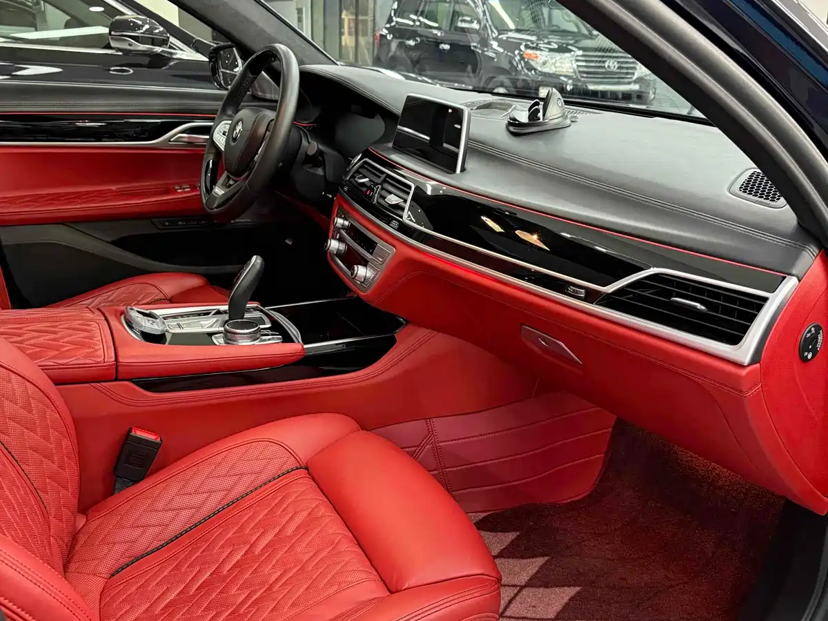 BMW 7 Series 2021 Model 740Li xDrive Executive Luxury Package фото 15