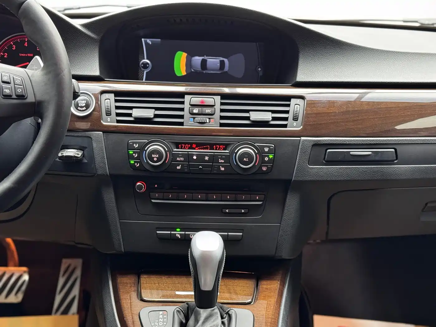 BMW 3 Series (Import) 2009 335i фото 10