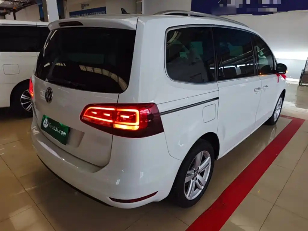 Volkswagen Sharan 2018 380TSI Comfort 7-Seater фото 7
