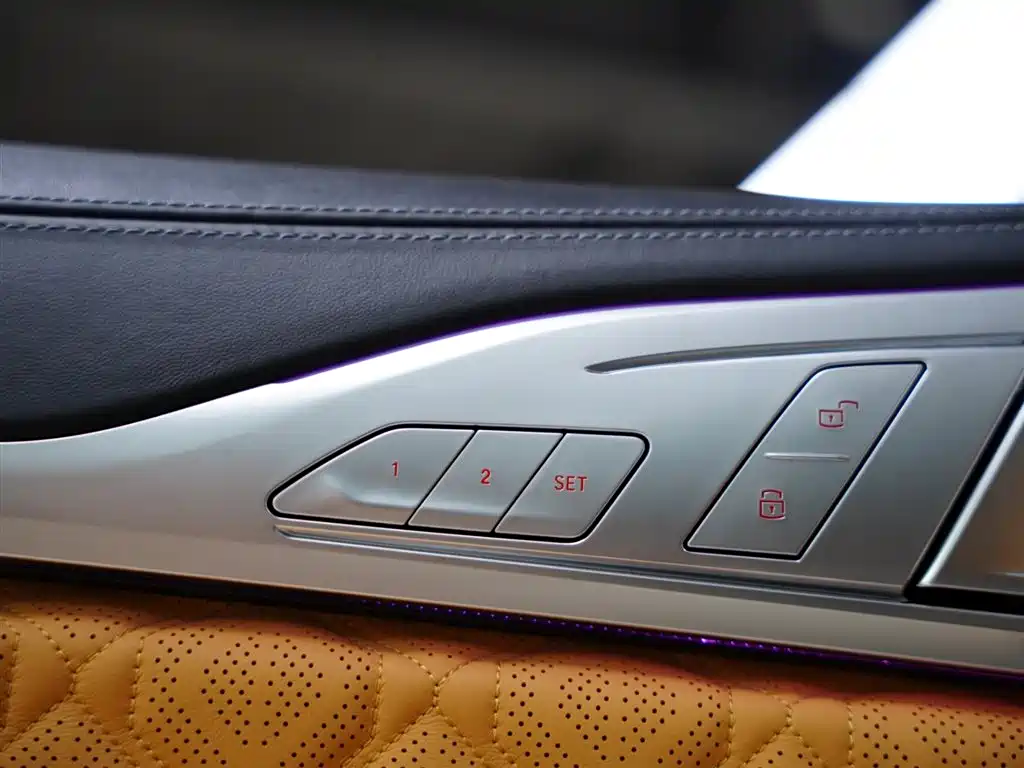 BMW M8 2021 2020 M8 4-Door Coupe Thunder Edition