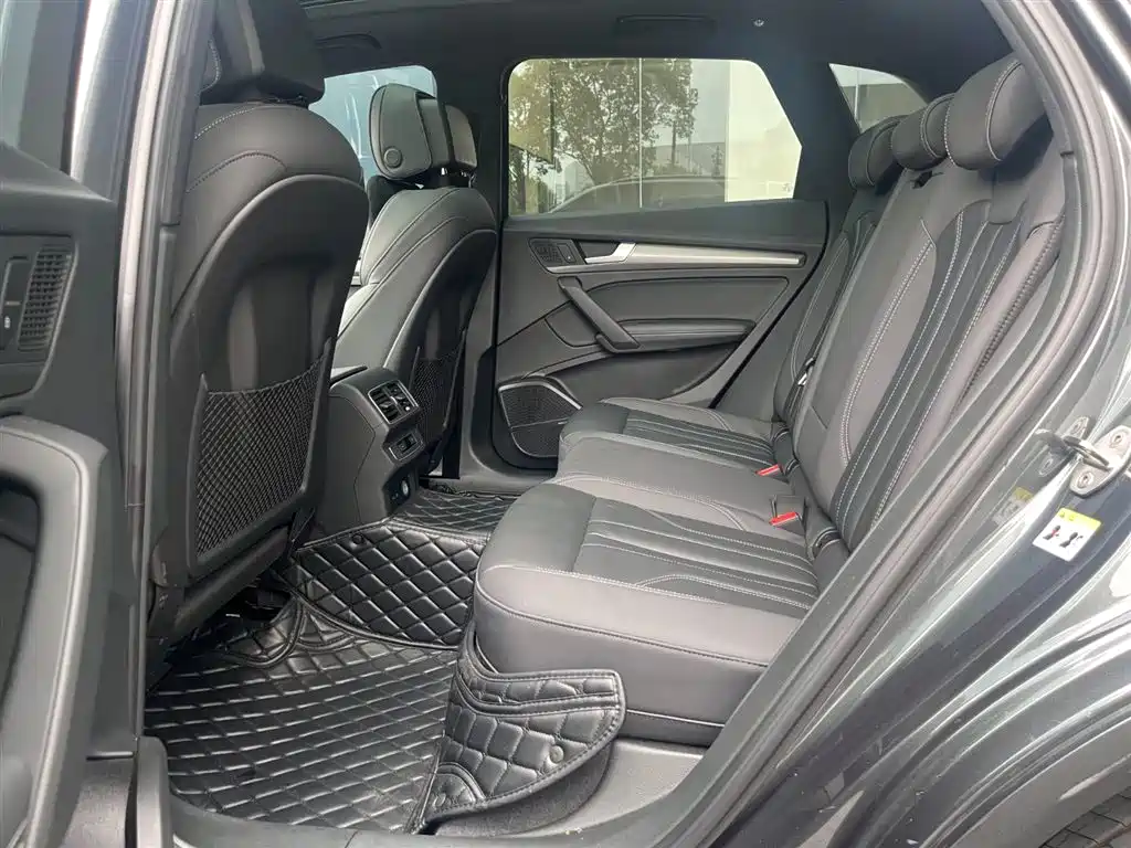 Audi Q5L 2023 45T Luxury Dynamic фото 7