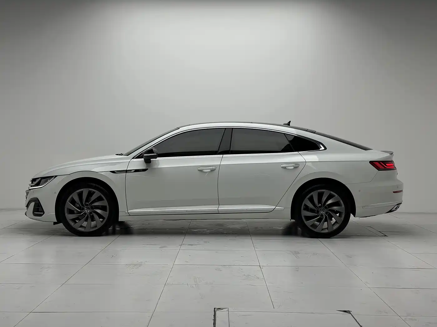 Volkswagen FAW-Volkswagen CC 2024 380TSI Eye-catching Edition фото 22