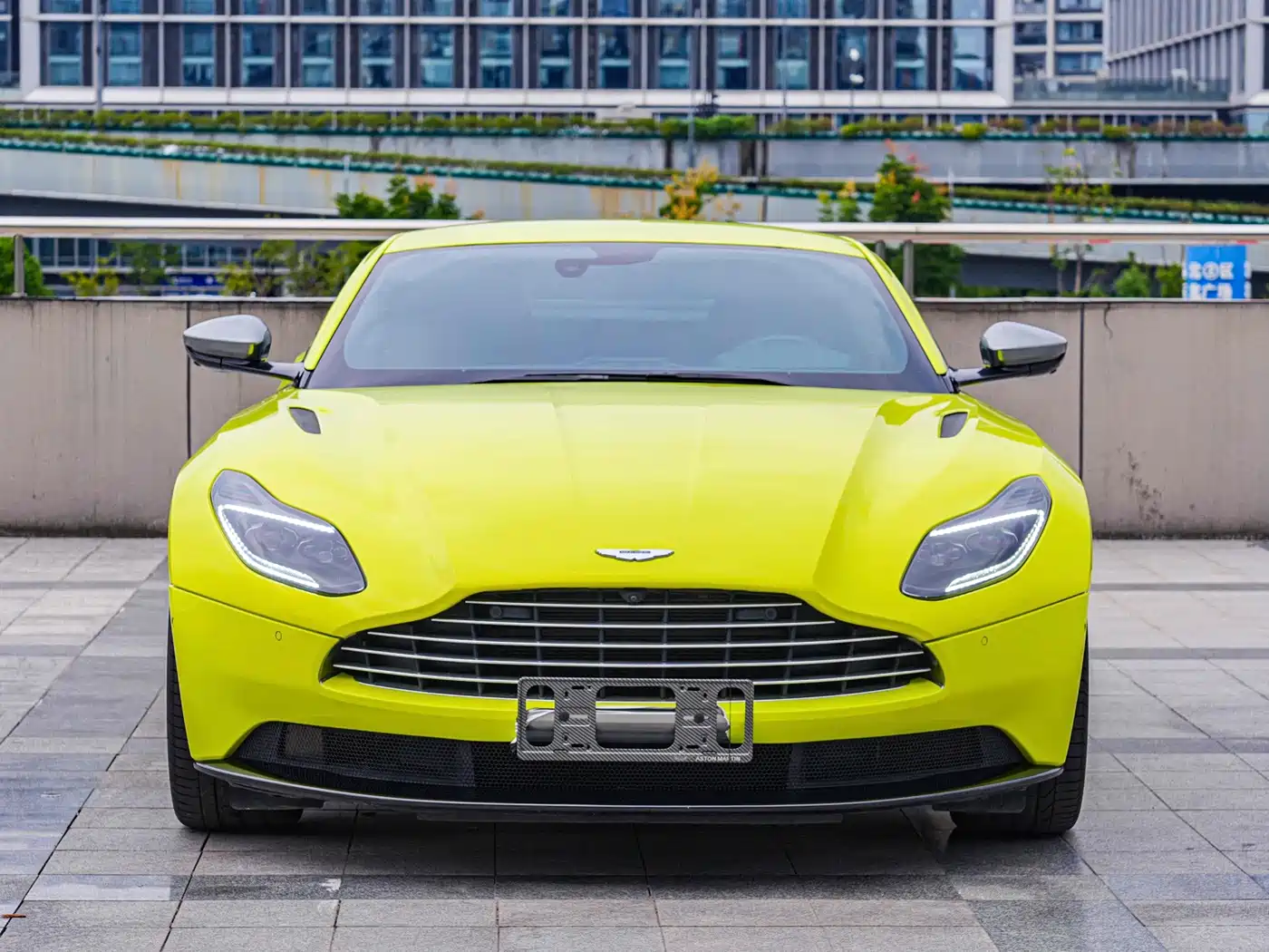 Aston Martin DB11 2023 2019 Model 4.0T V8 Coupe