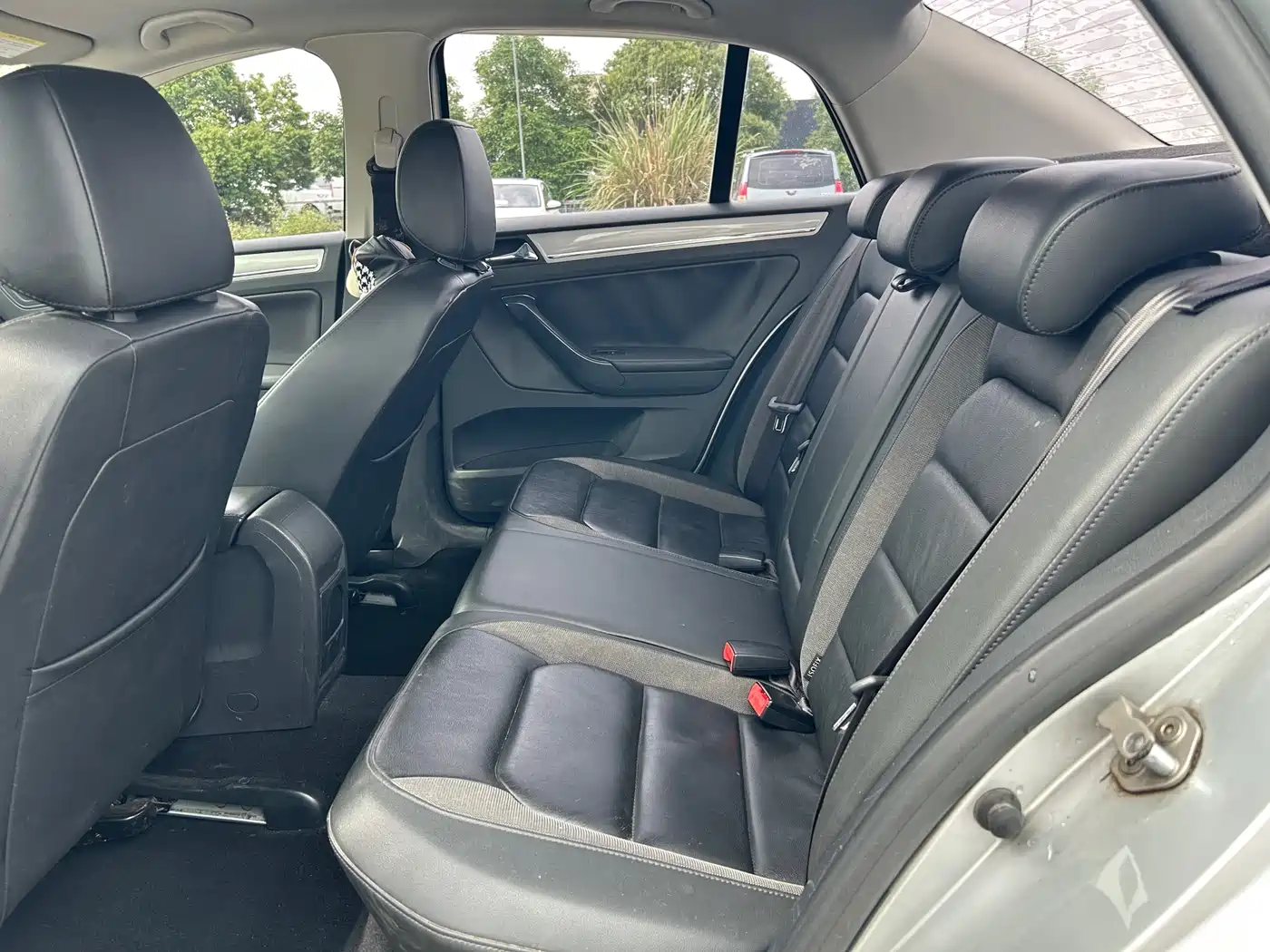 Volkswagen Bora 2014 1.6L Automatic Comfort Edition фото 12