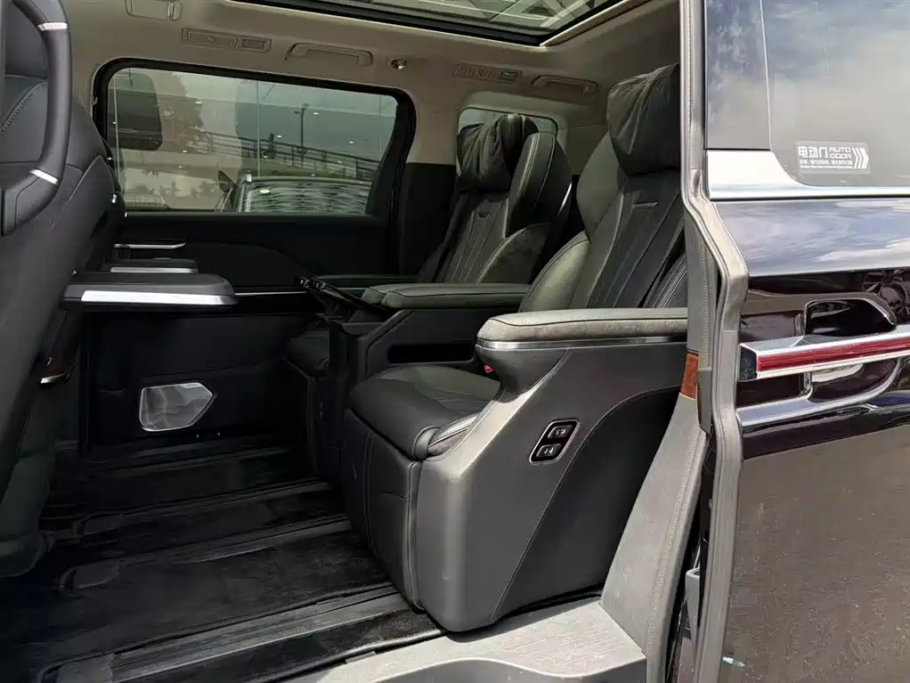 Hongqi HQ9 PHEV 2024 Model 2.0T AWD Luxury Edition фото 7