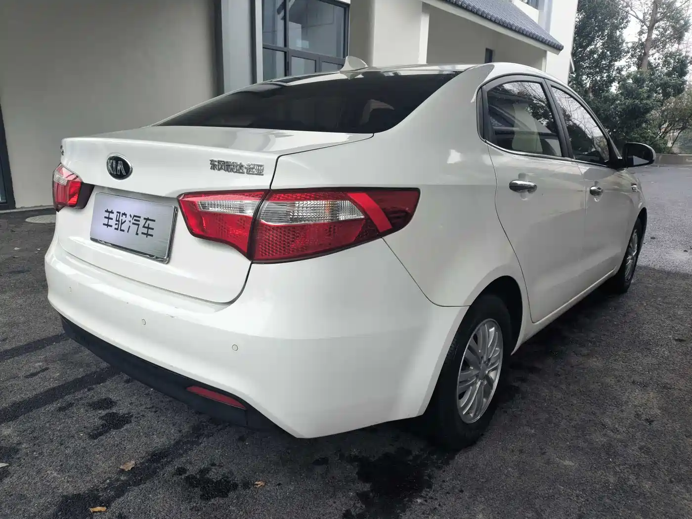 Kia K2 2012 Sedan 1.4L AT GLS Commemorative Edition фото 5