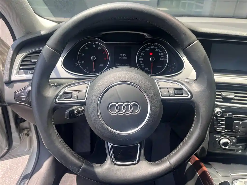 Audi A4L 2016 35 TFSI Automatic Comfort фото 11