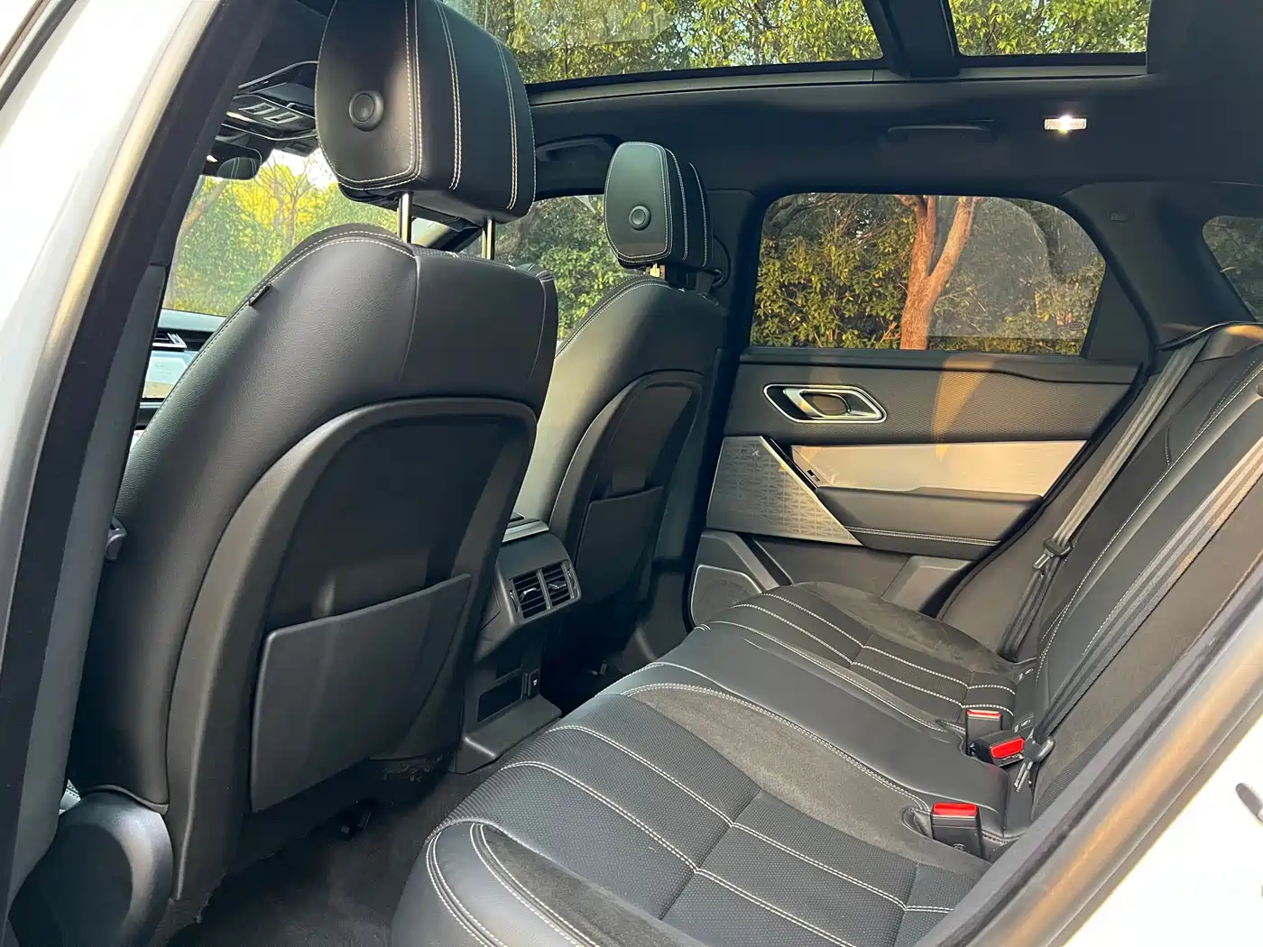 Land Rover Range Rover Velar 2020 P380 R-DYNAMIC SE фото 15