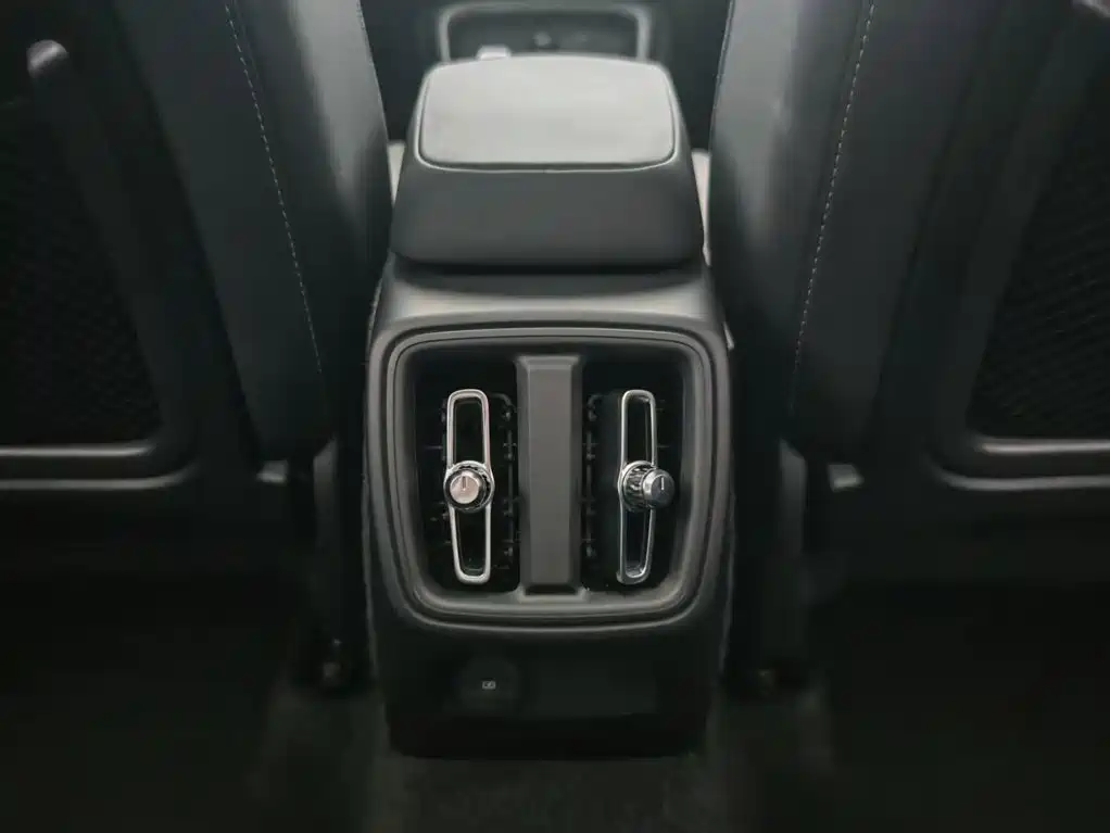 Volvo XC40 2024 2024 B3 Smart Elite Luxury Edition