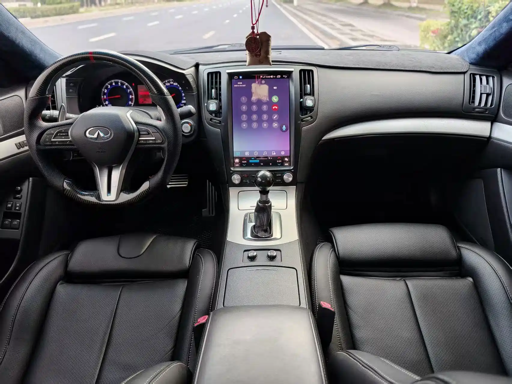 Photo 5 - Infiniti G Series