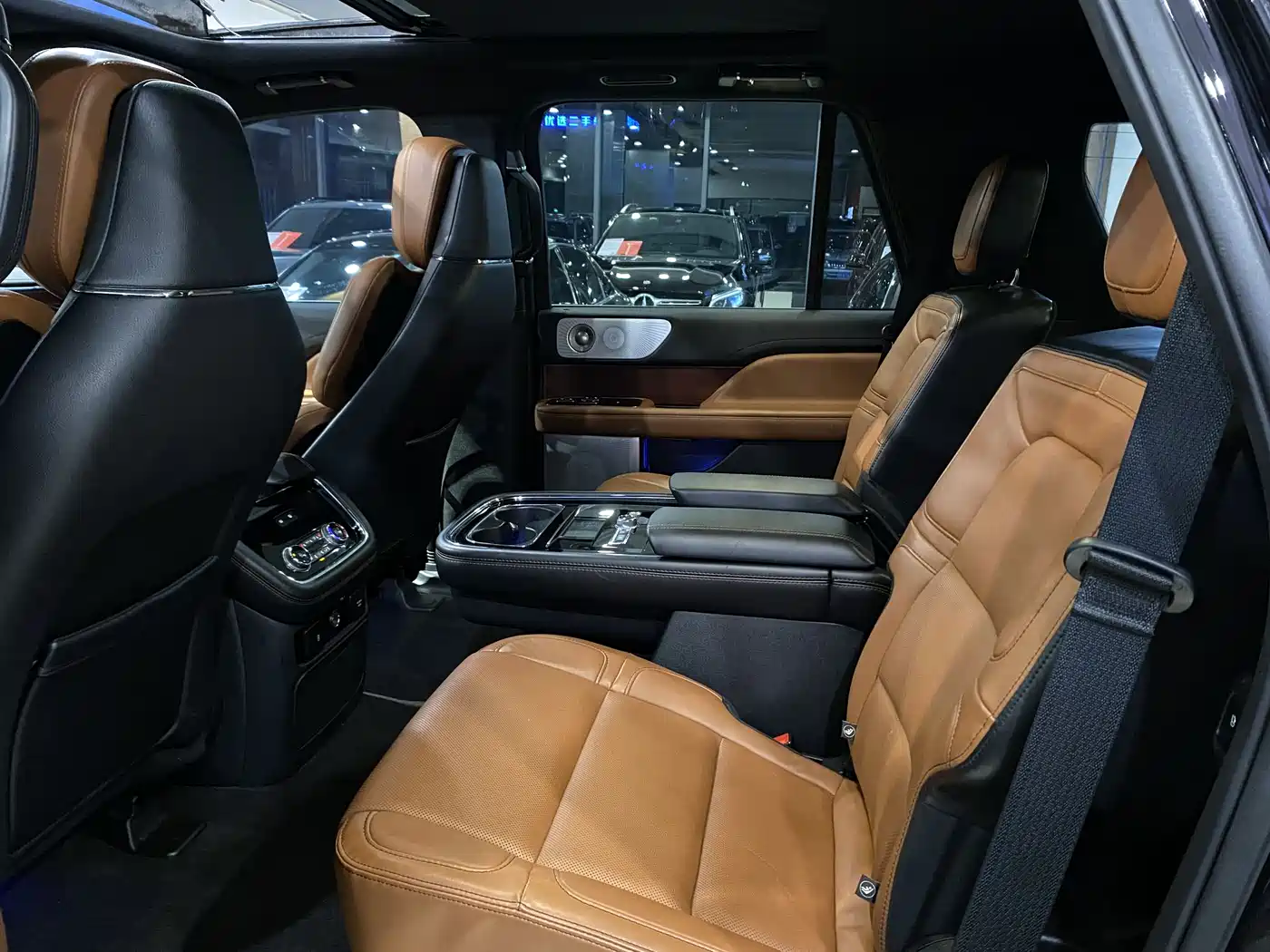 LINCOLN NAVIGATOR