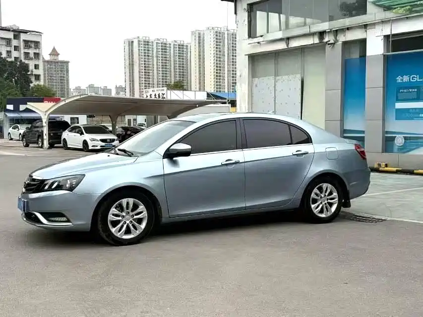Фото 3 - Geely Emgrand
