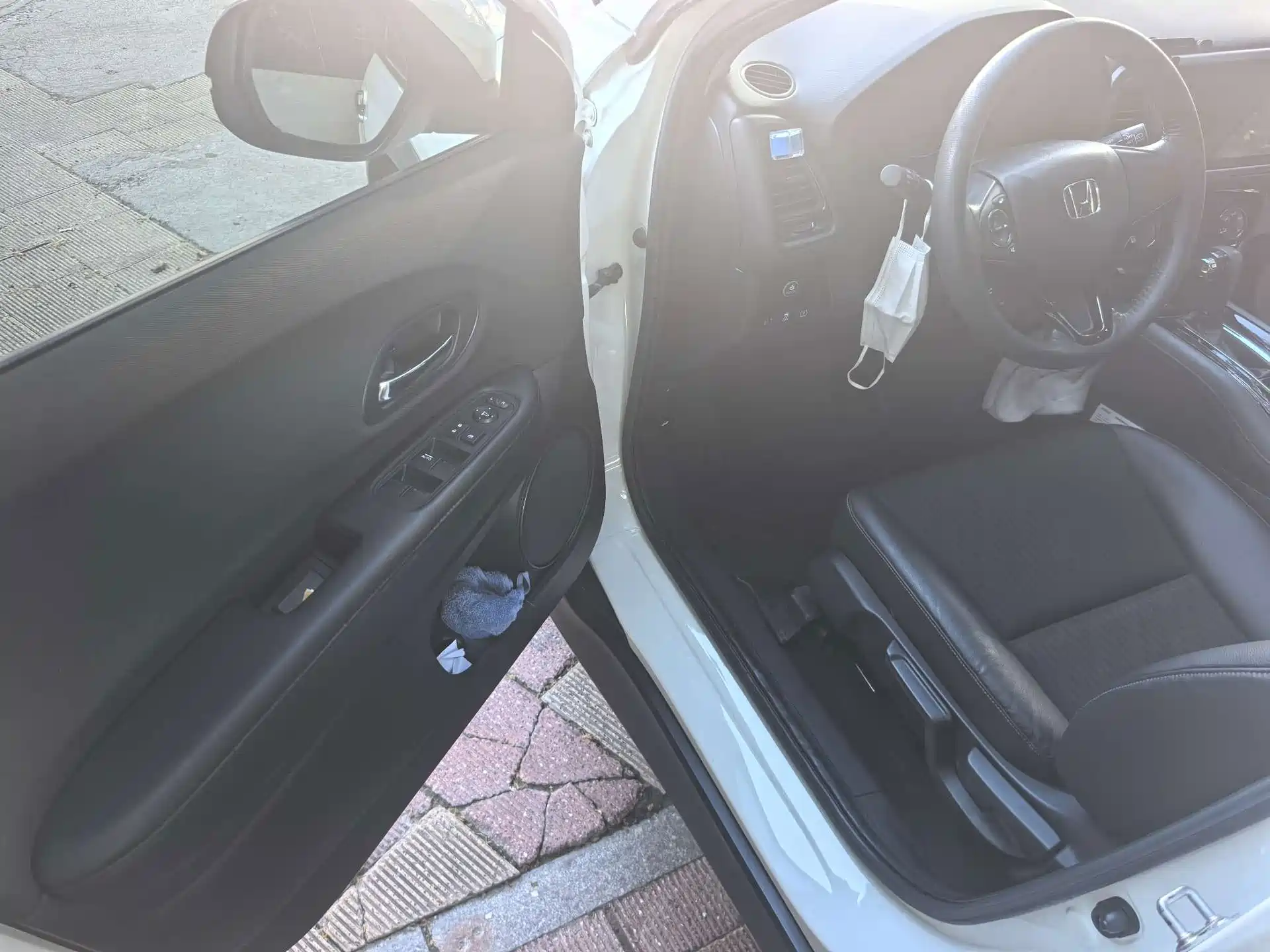 Photo 2 - Honda Vezel