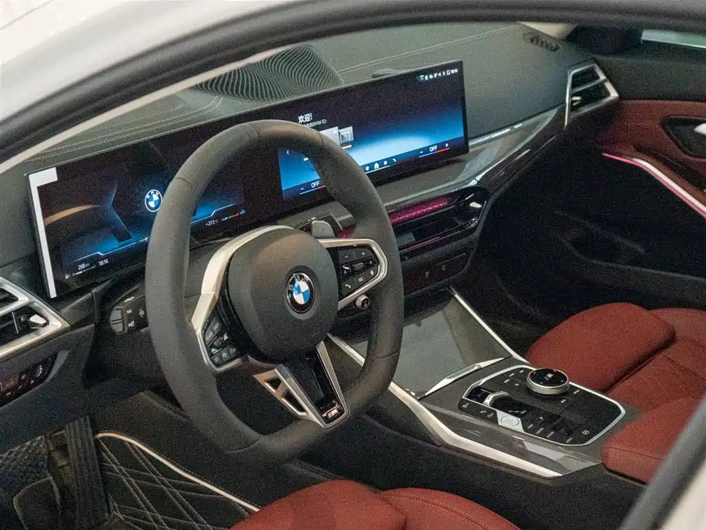 BMW 3 Series 2025 325i M Sport Package фото 13