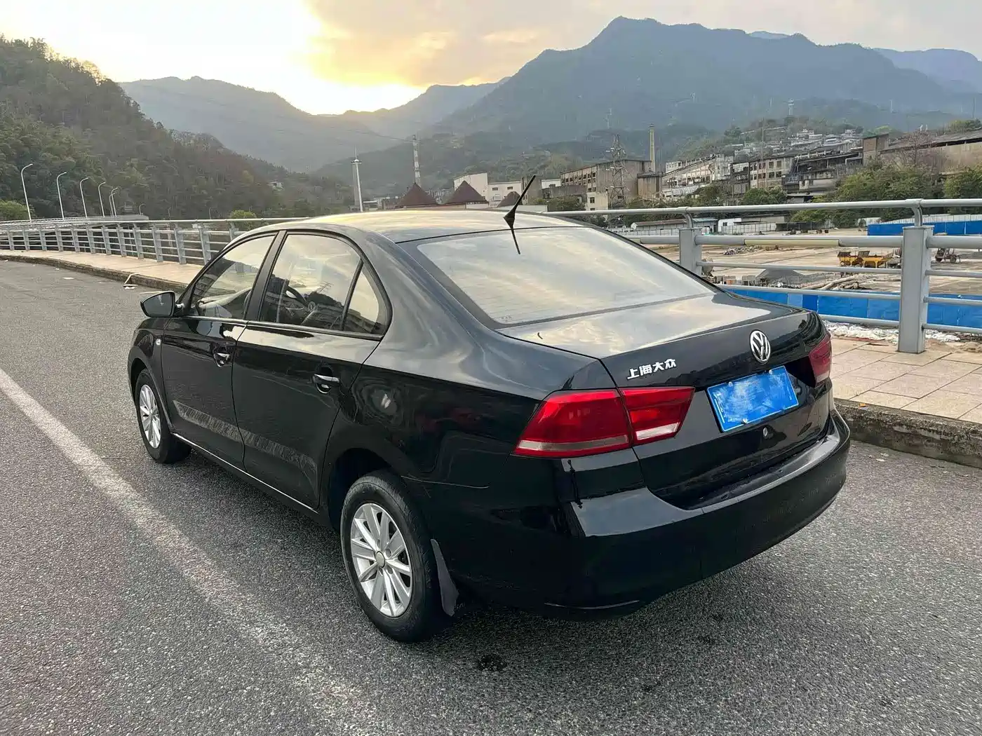 Volkswagen Santana 2015 1.6L Manual Trend Edition фото 4