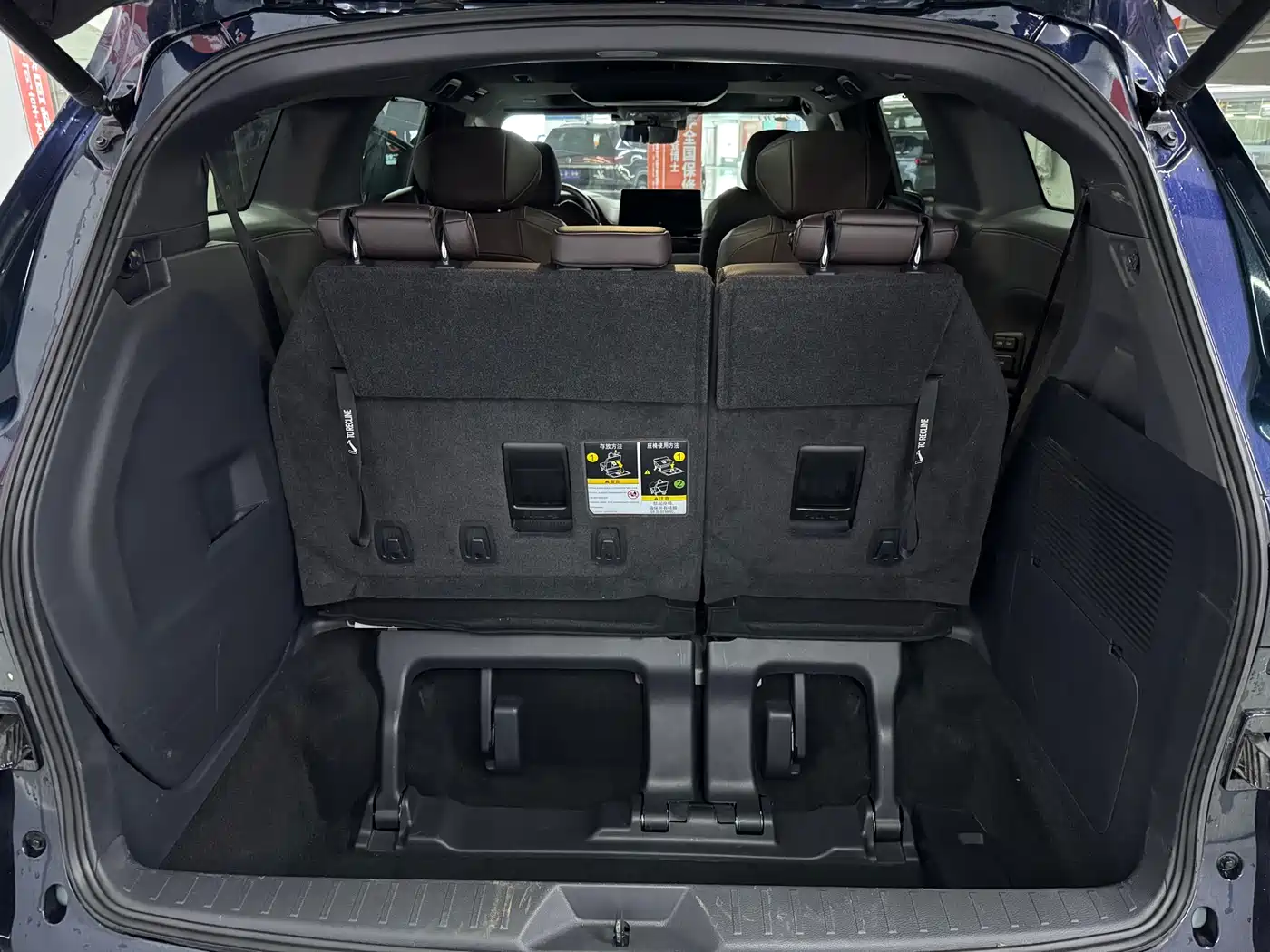 Toyota Granvia 2023 2.5L Hybrid Flagship VIP Edition фото 19