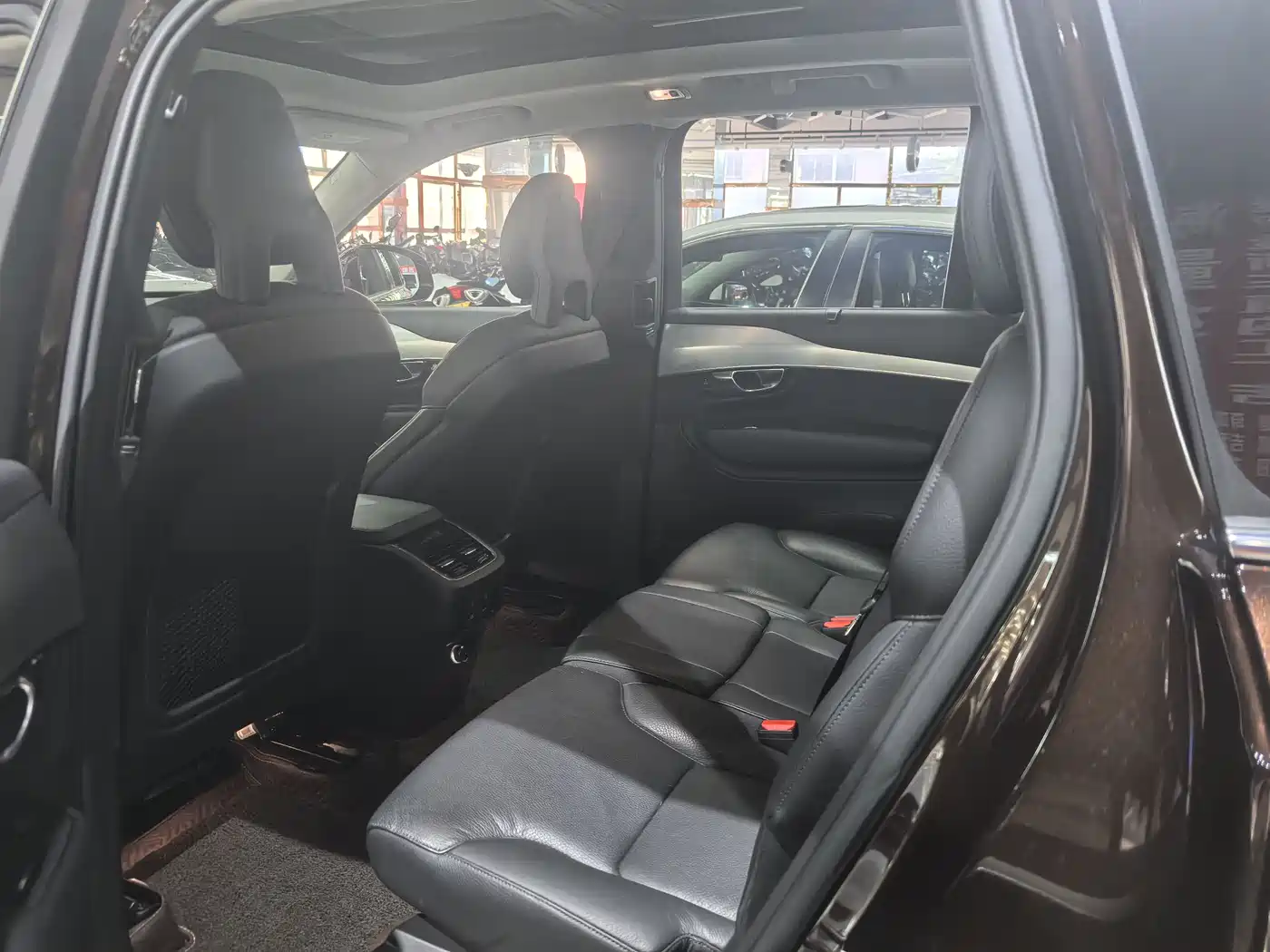 Volvo XC90 2018 T6 Momentum 5-seater фото 5