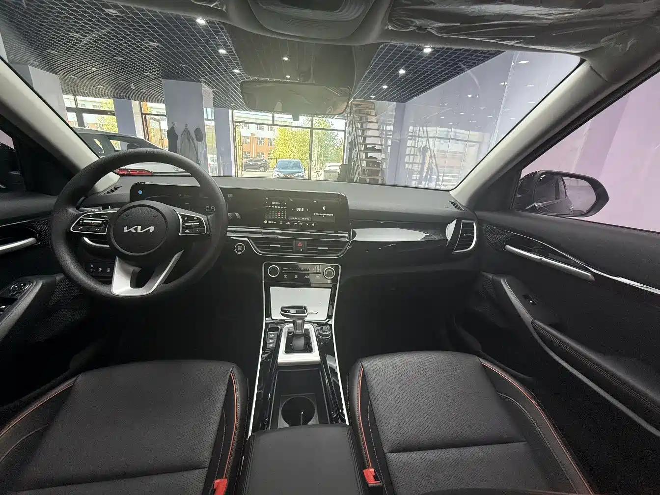 Kia Seltos 2023 1.5L CVT Luxury Edition фото 16