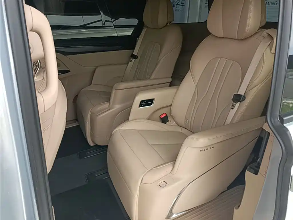 Buick GL8 New Energy 2025 Land Honor Premium Edition 7-Seater фото 17