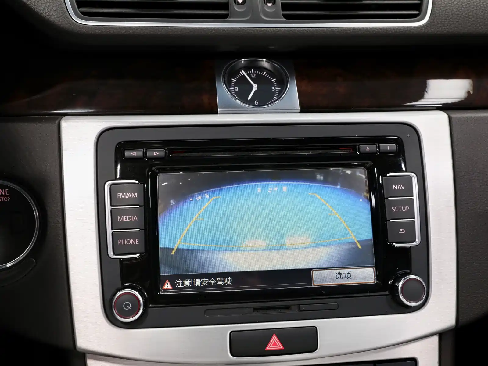 صورة 14 - Volkswagen Magotan (Import)