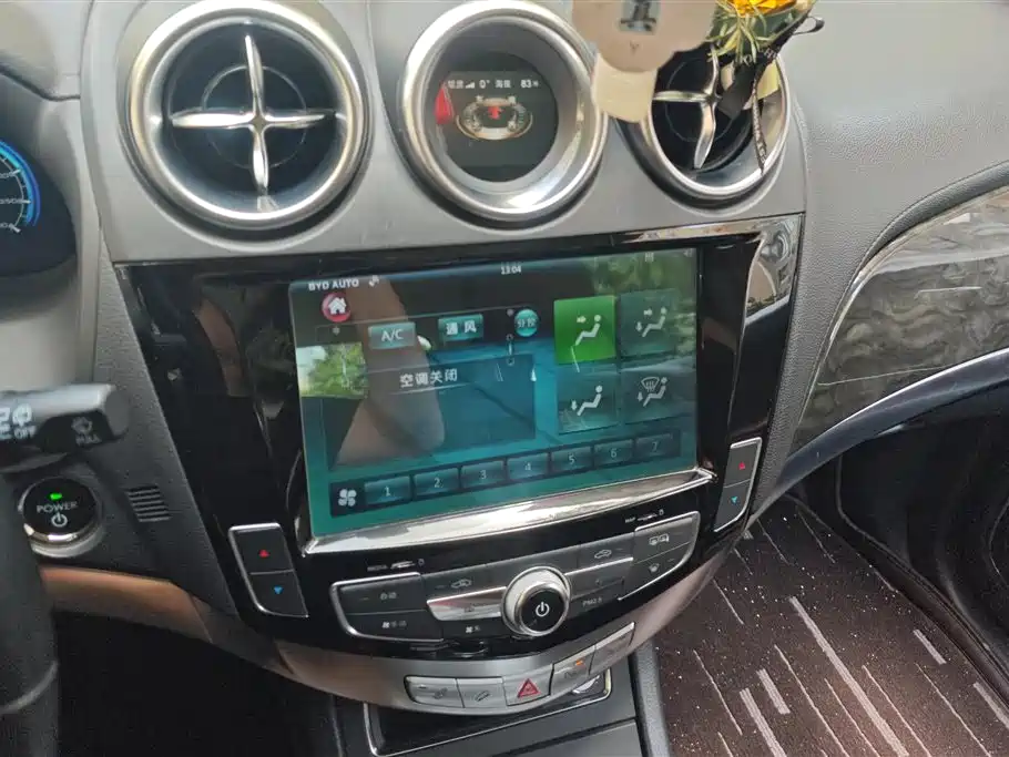 BYD Tang New Energy 2015 2.0T 4WD Flagship фото 13