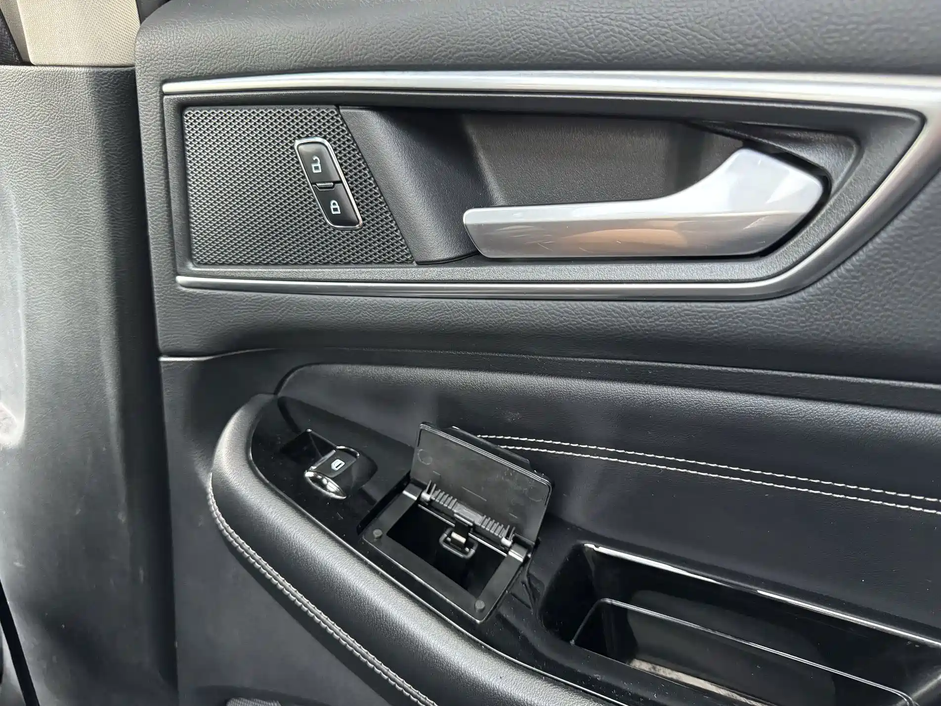 Фото 15 - Ford Edge