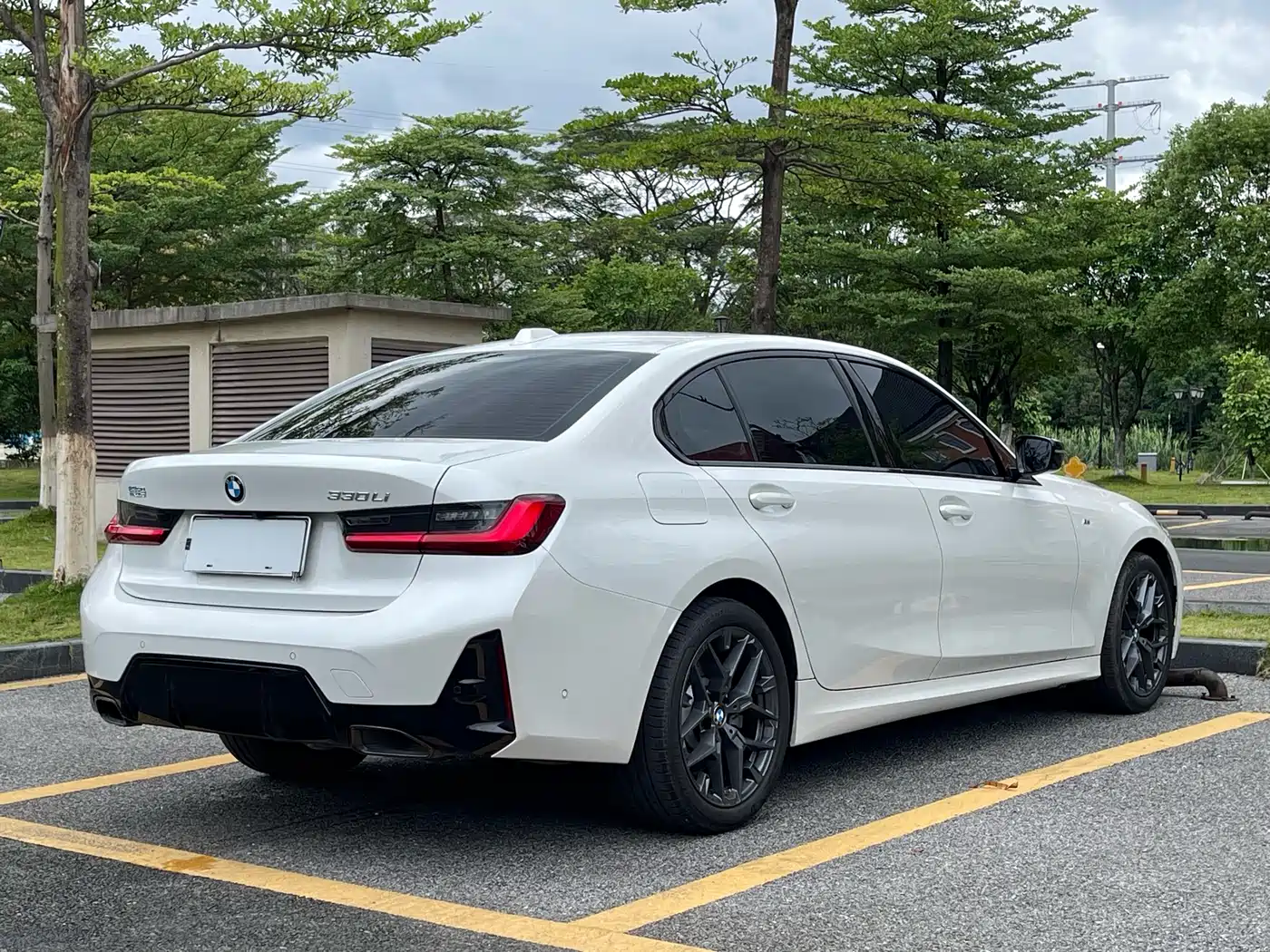 BMW 3-SERIES