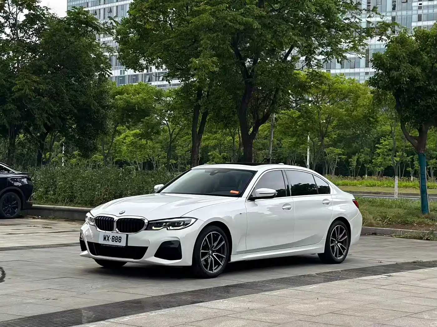 BMW 3 Series 2022 Facelift 325Li M Sport Package фото 3