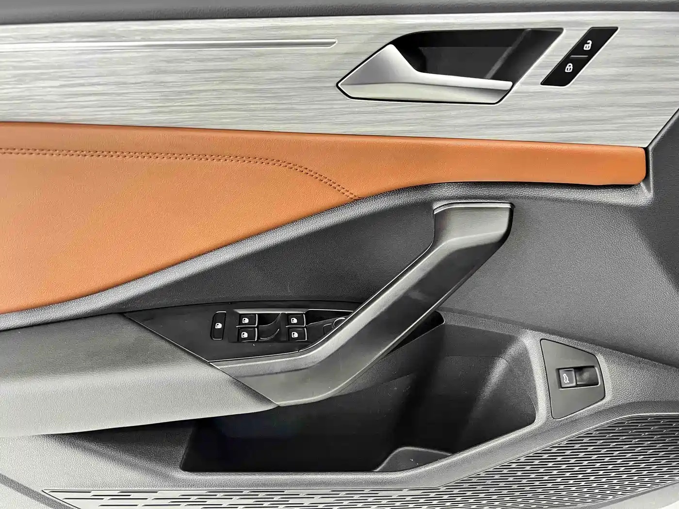 Volkswagen Sagitar 2023 280TSI DSG Surpass Plus Edition фото 8