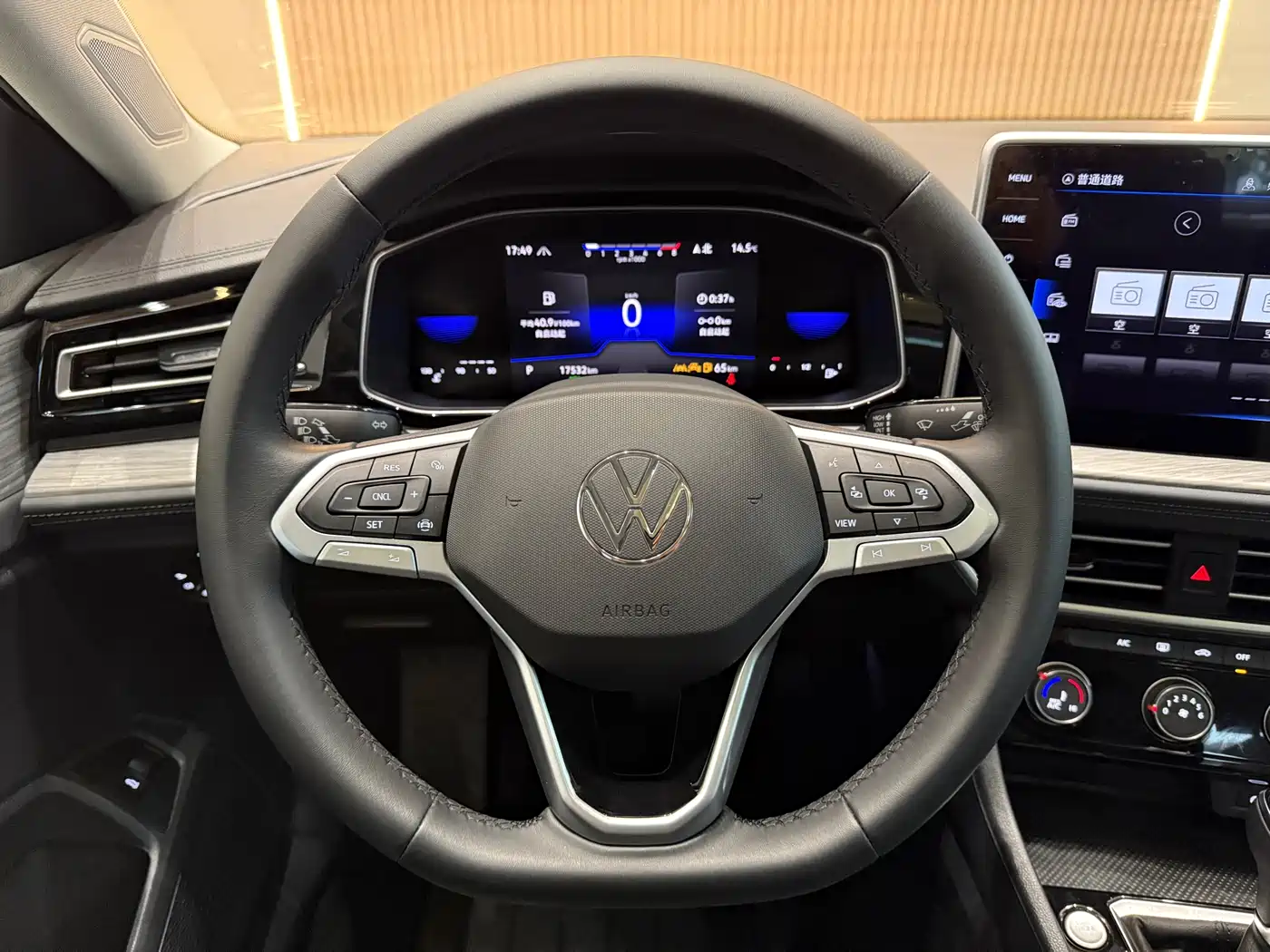 Volkswagen Sagitar 2024 300TSI DSG Surpass Edition фото 11