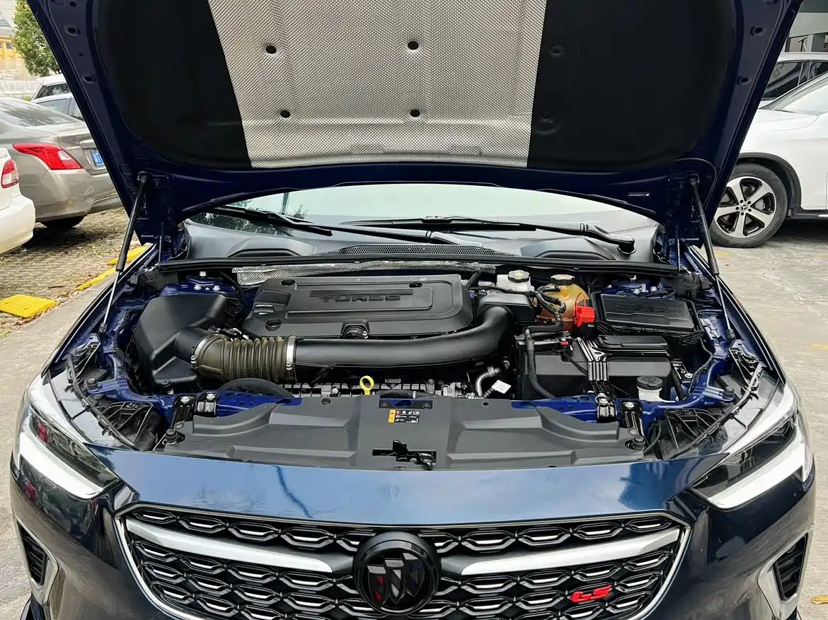 Photo 10 - Buick Regal