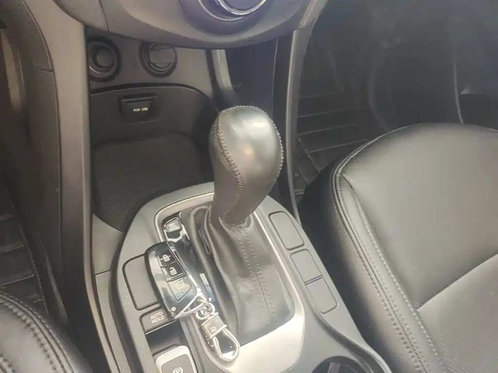 Hyundai Santa Fe 2013 Model 2.4L Automatic 2WD Smart фото 14