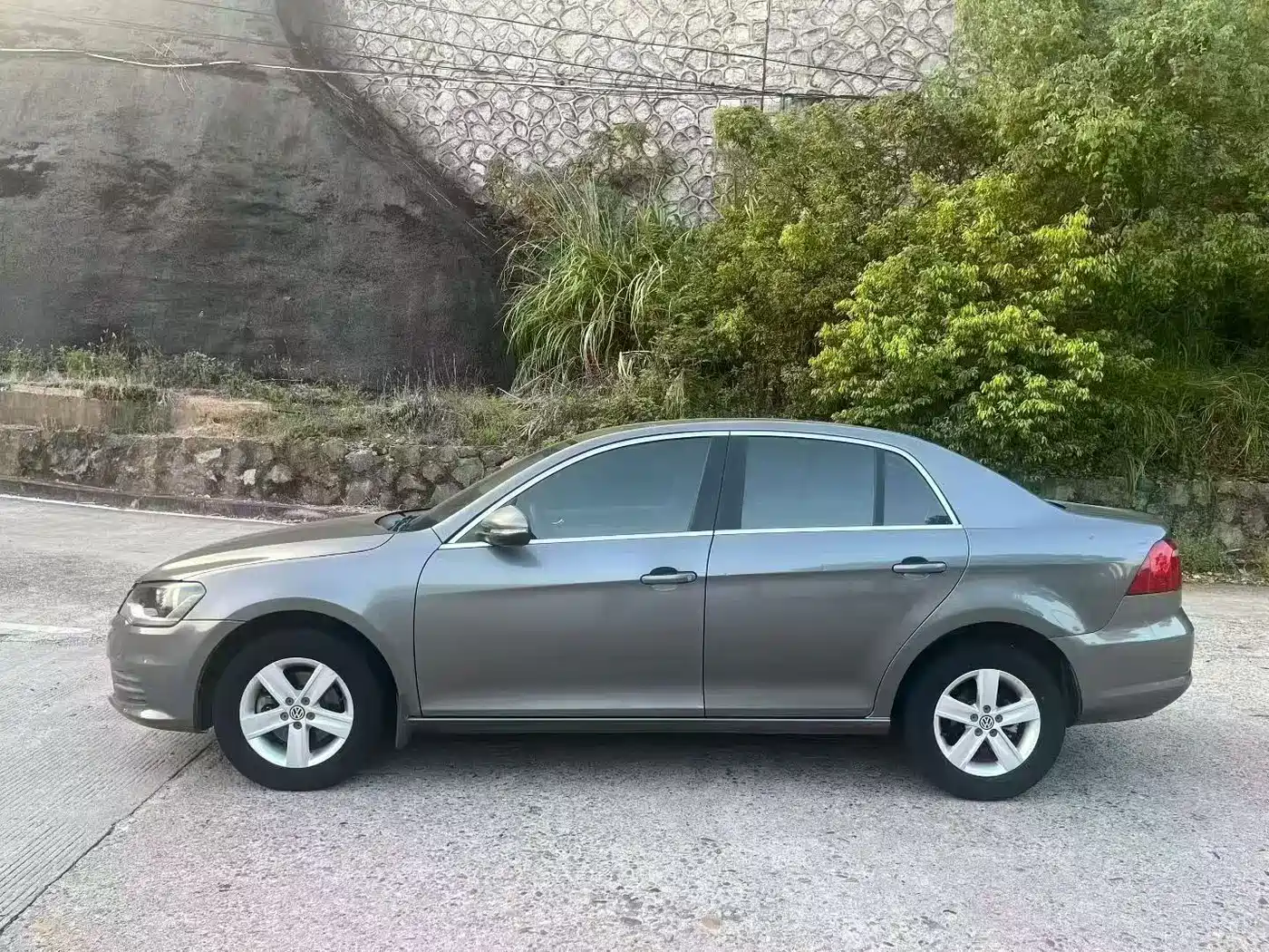 Volkswagen Bora 2013 1.6L Automatic Comfort Model фото 5