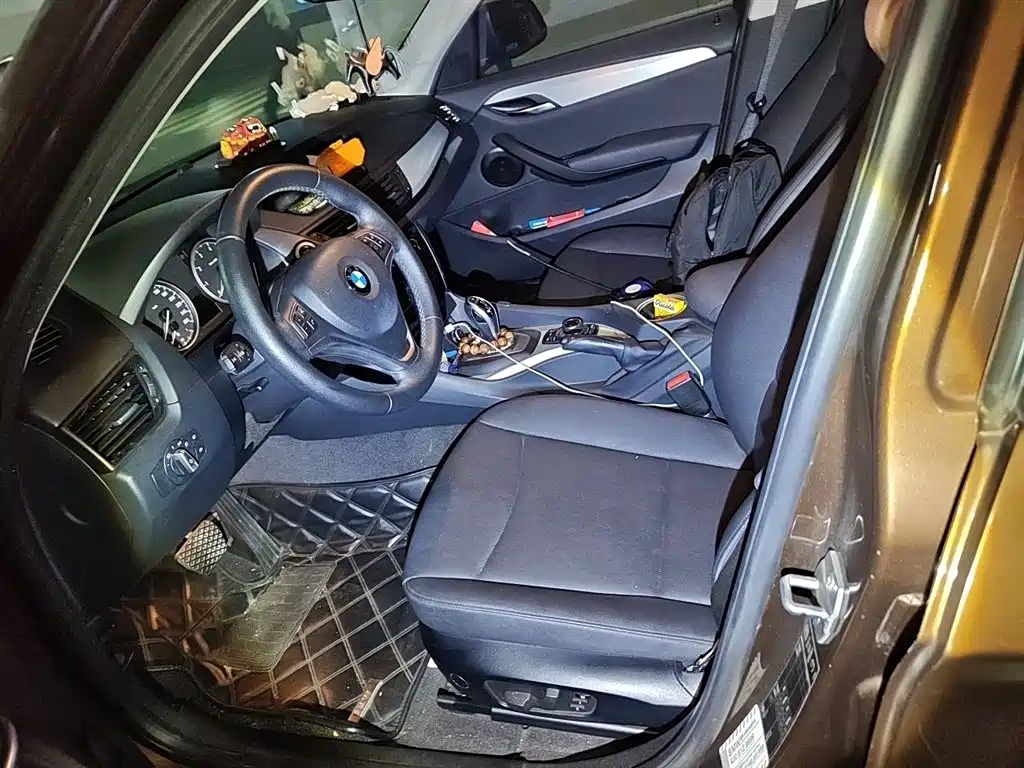 BMW X1 2014 sDrive18i Leading Edition фото 8