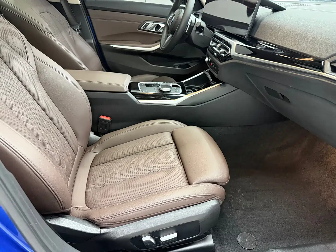 BMW 3 Series 2023 320Li M Sport Package фото 9
