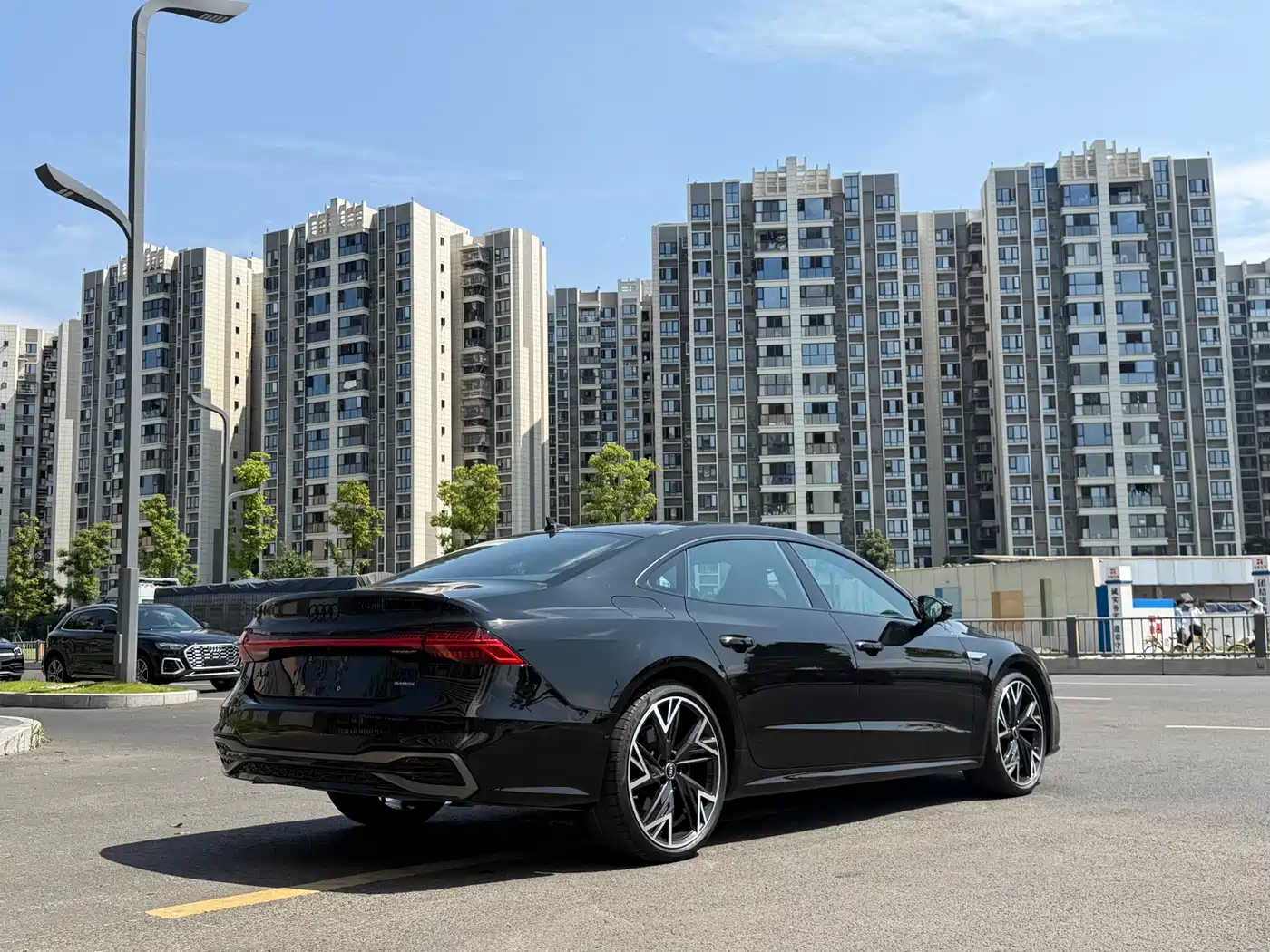 Audi A7L 2024 45 TFSI quattro S-line Black Warrior Edition фото 5