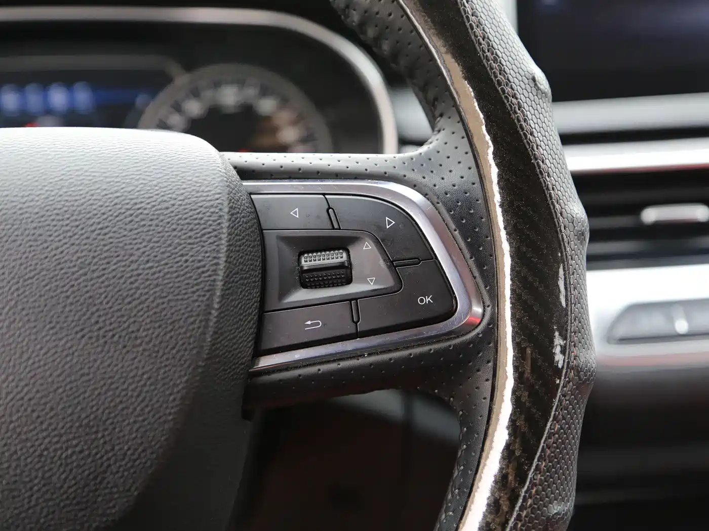 Hongqi H5 2020 1.5T DCT Qi Rhythm Edition фото 15