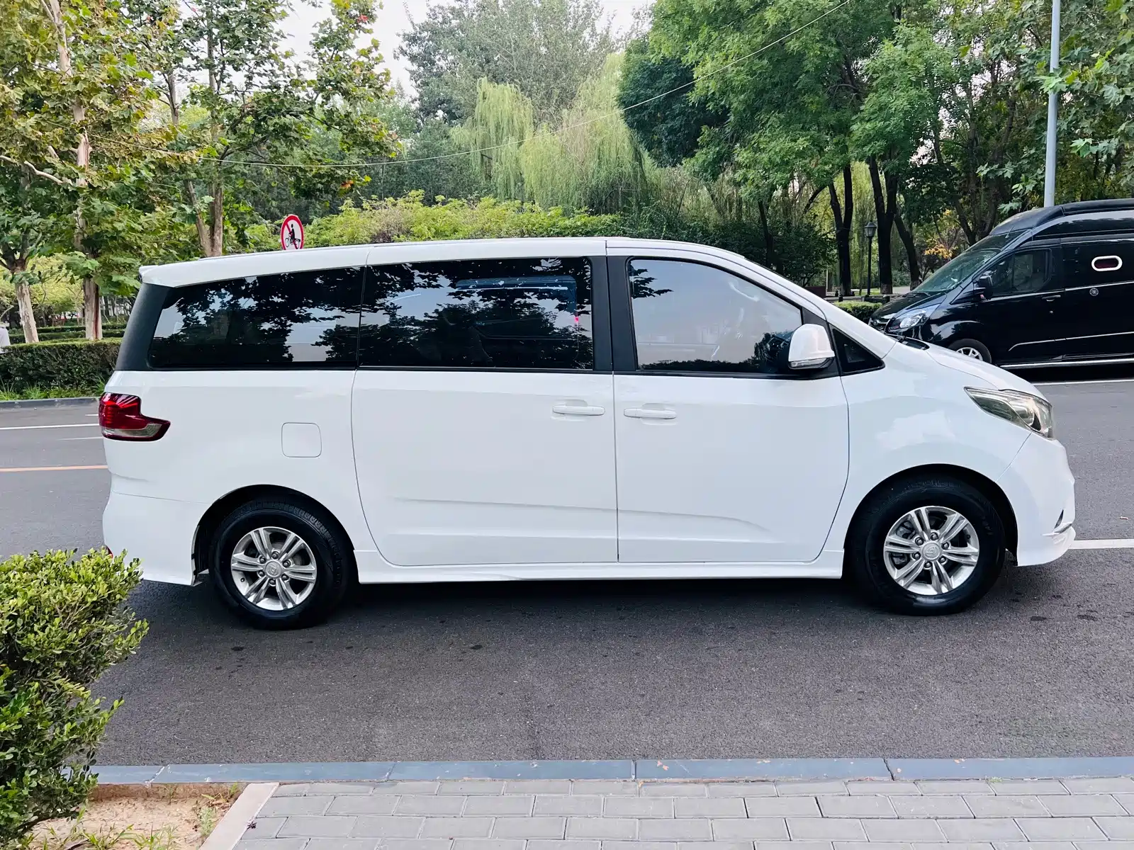 Фото 4 - Maxus G10