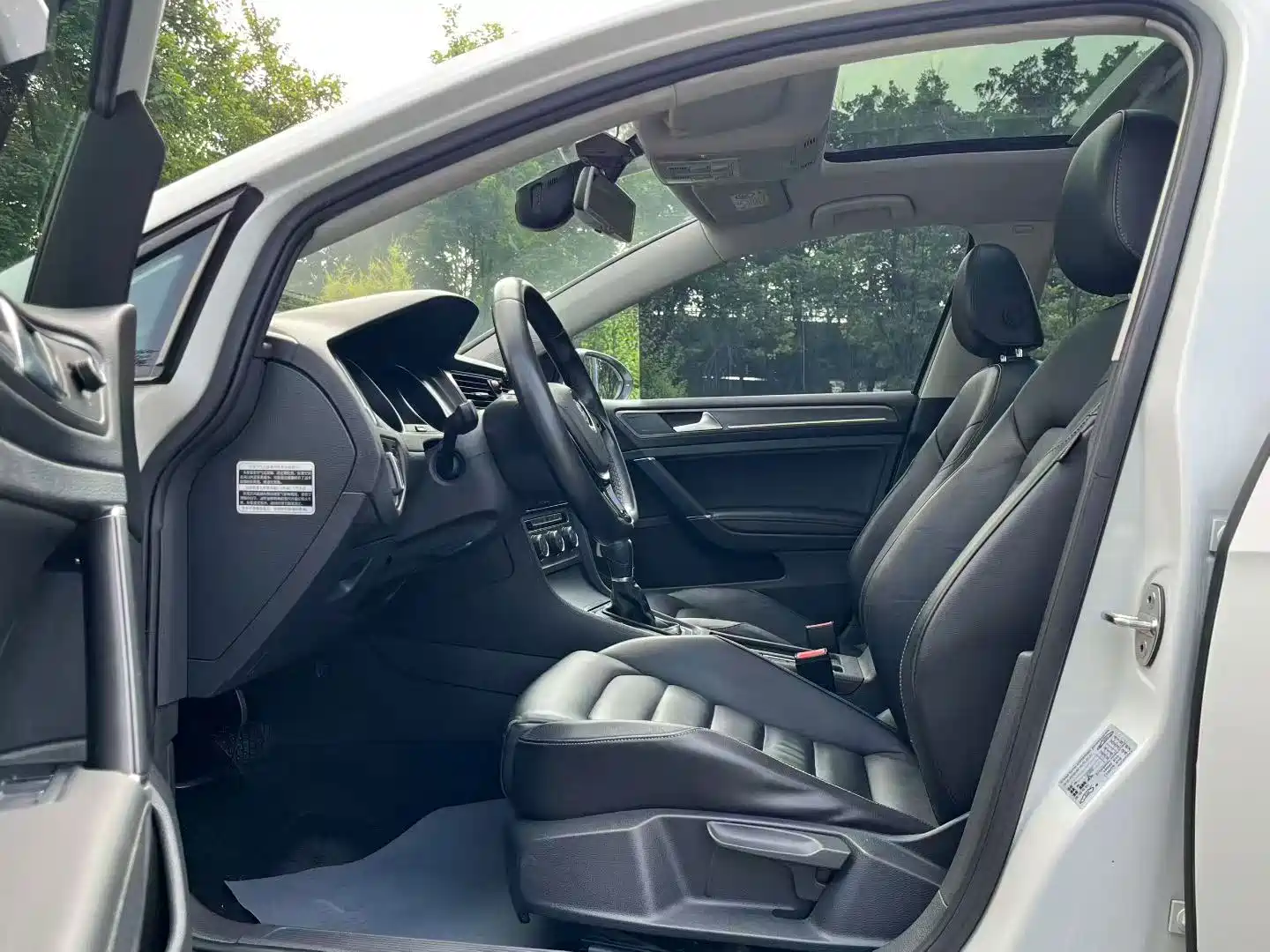 Фото 6 - Volkswagen Golf