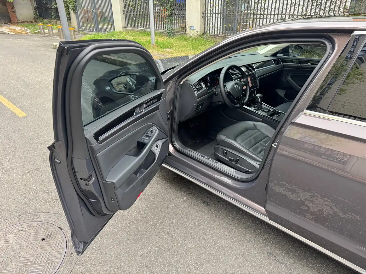 Volkswagen Phideon 2018 Facelift 380TSI FWD Business фото 13